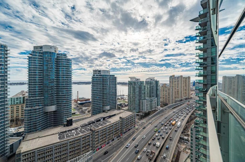 York Apartments - Rsmt Toronto Exterior photo